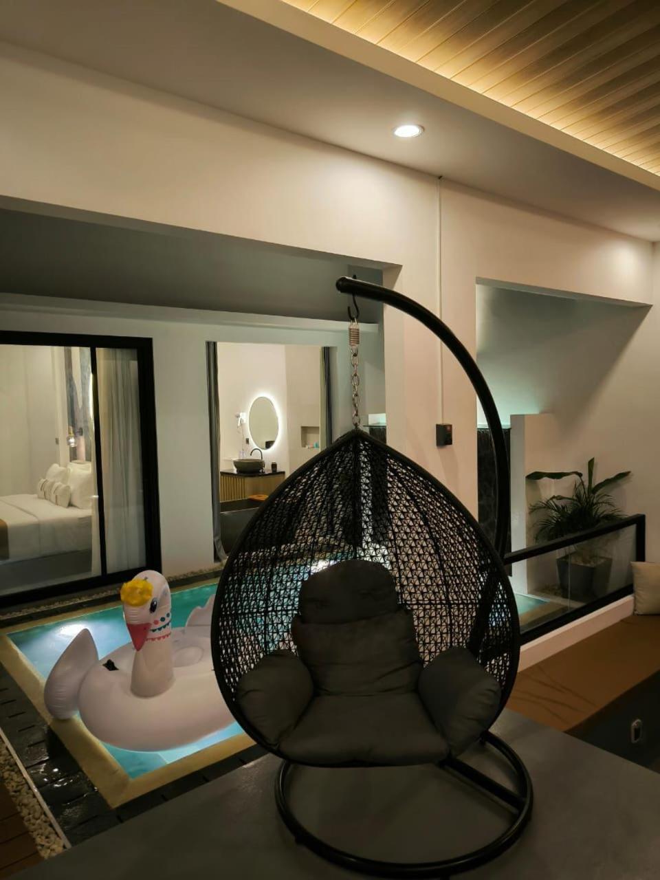 King Room Pool View